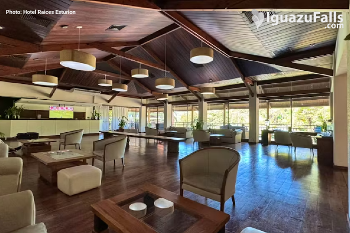 Hotel Raices Esturion