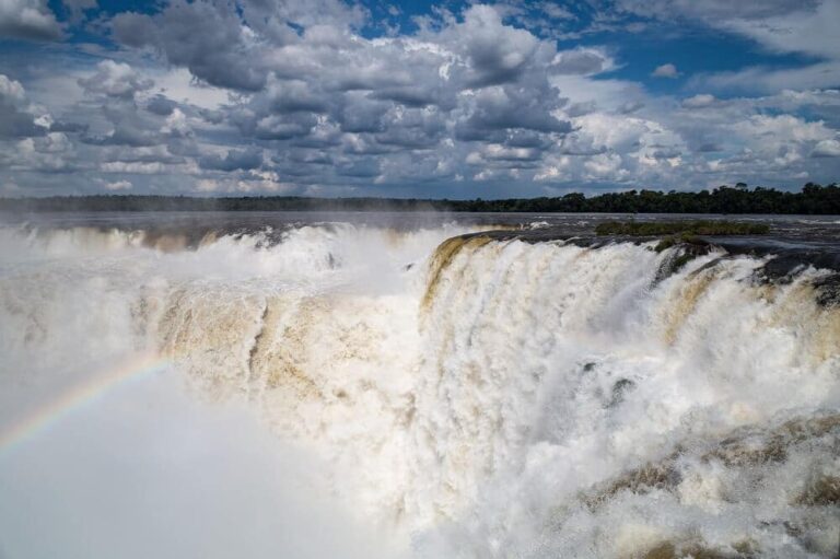Catarata "Garganta del Diablo" en Iguazú.